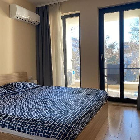 Brand New Apartment With Outdoor Swimming Pool Varna Exterior foto