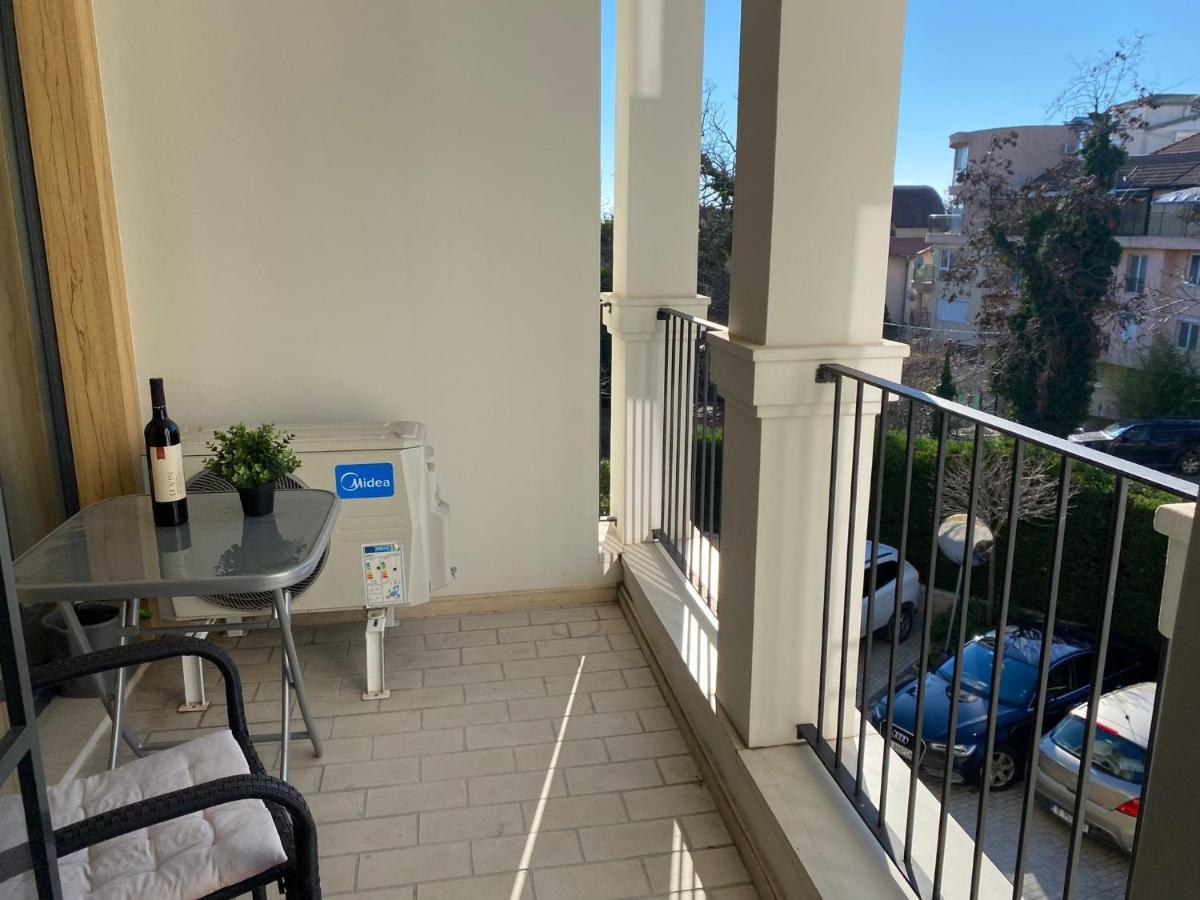 Brand New Apartment With Outdoor Swimming Pool Varna Exterior foto
