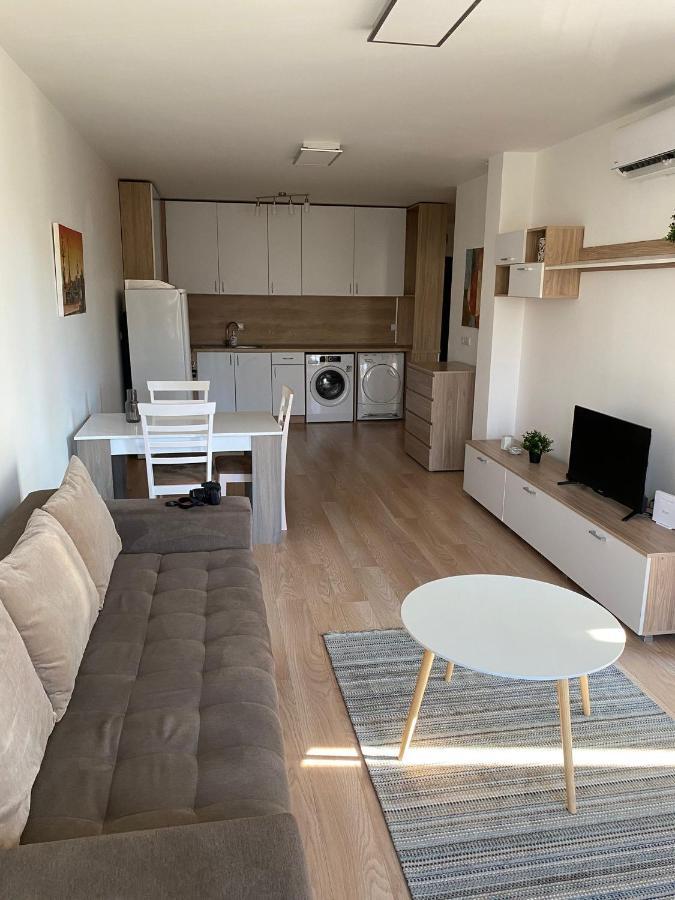 Brand New Apartment With Outdoor Swimming Pool Varna Exterior foto